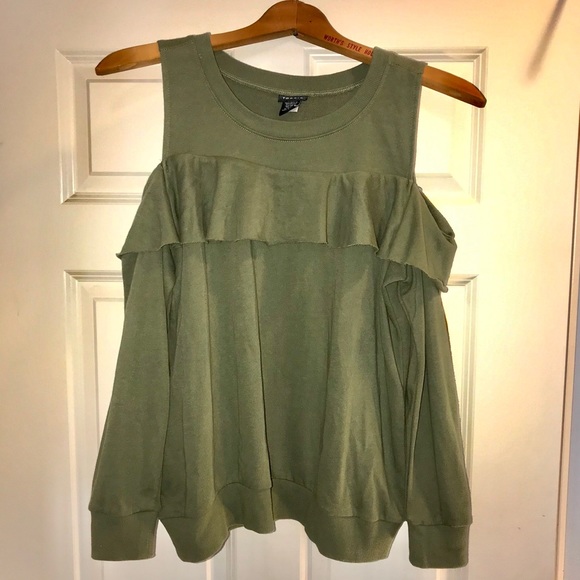 TORRID GREEN RUFFLED COLD SHOULDER SWEATSHIRT 00 - Picture 2 of 6